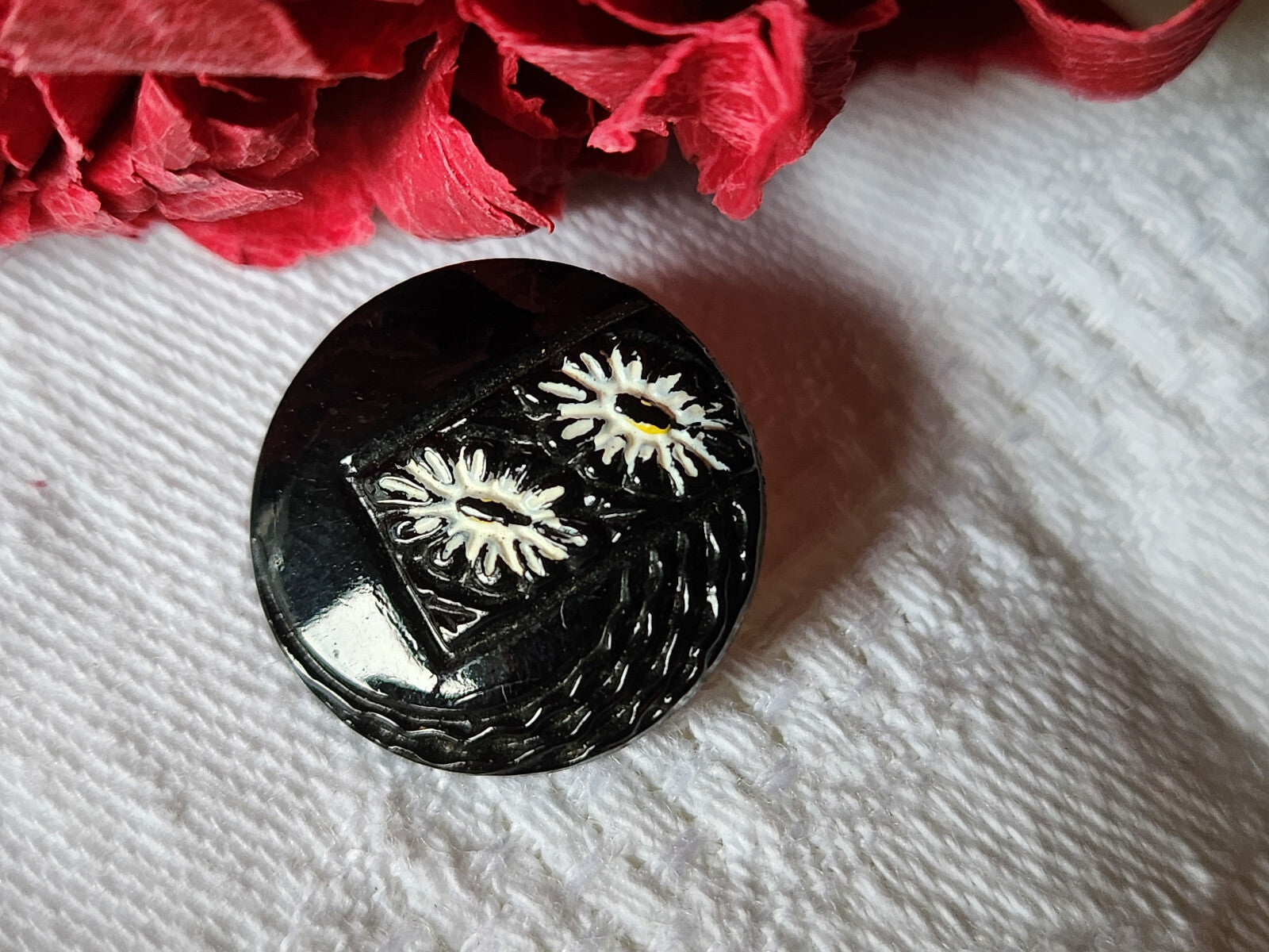 Bouton ancien en verre noir peint fleur 1,8 cm G10B