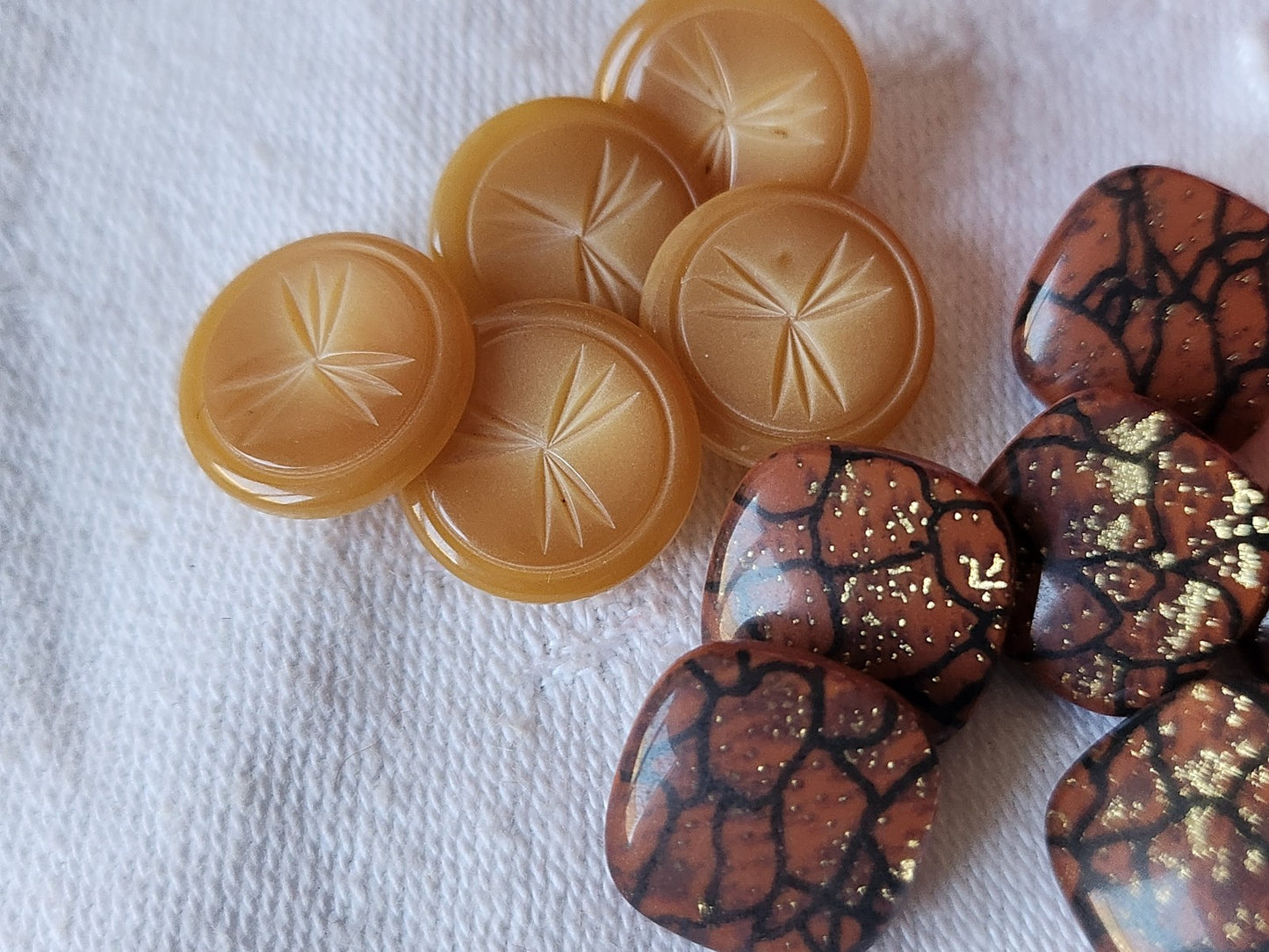 Lot 17 boutons vintage 3 séries tons marron  1,2 à 1,4 cm petits ref 2893