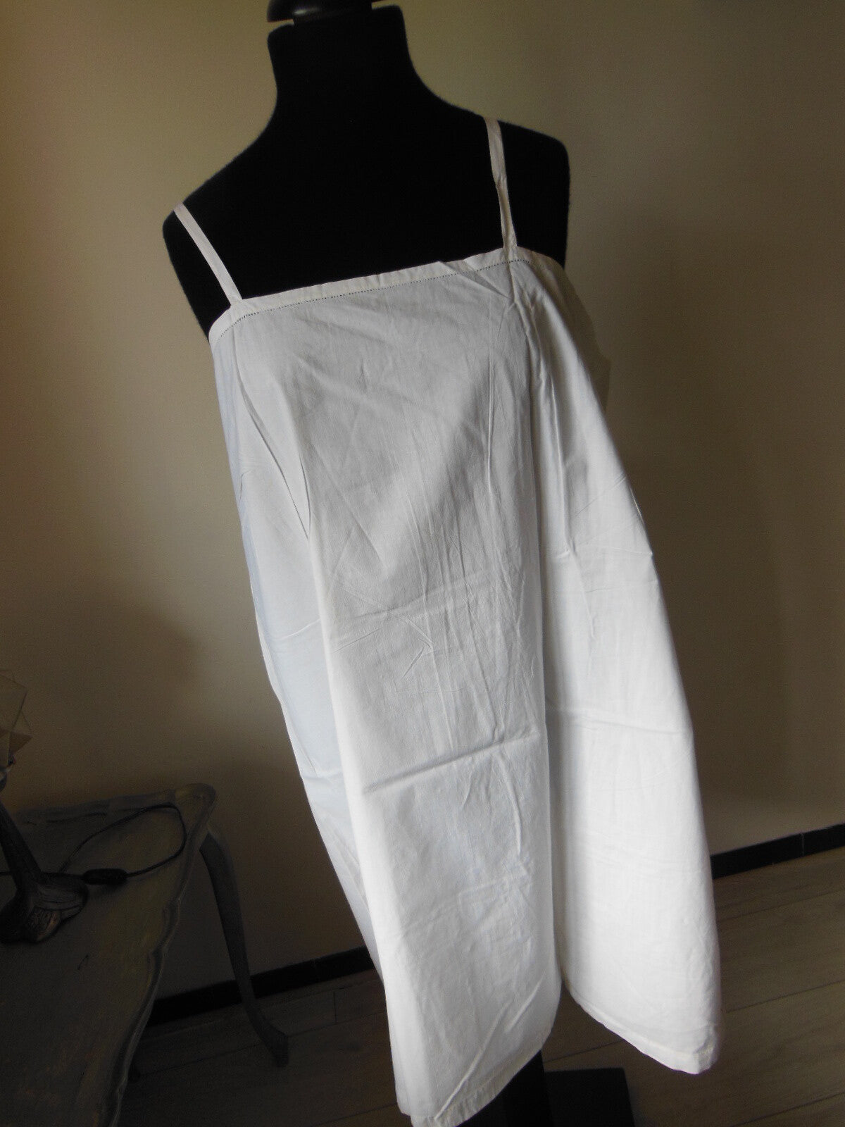 Chemise de nuit ancienne classique petit jour à nettoyer   B1