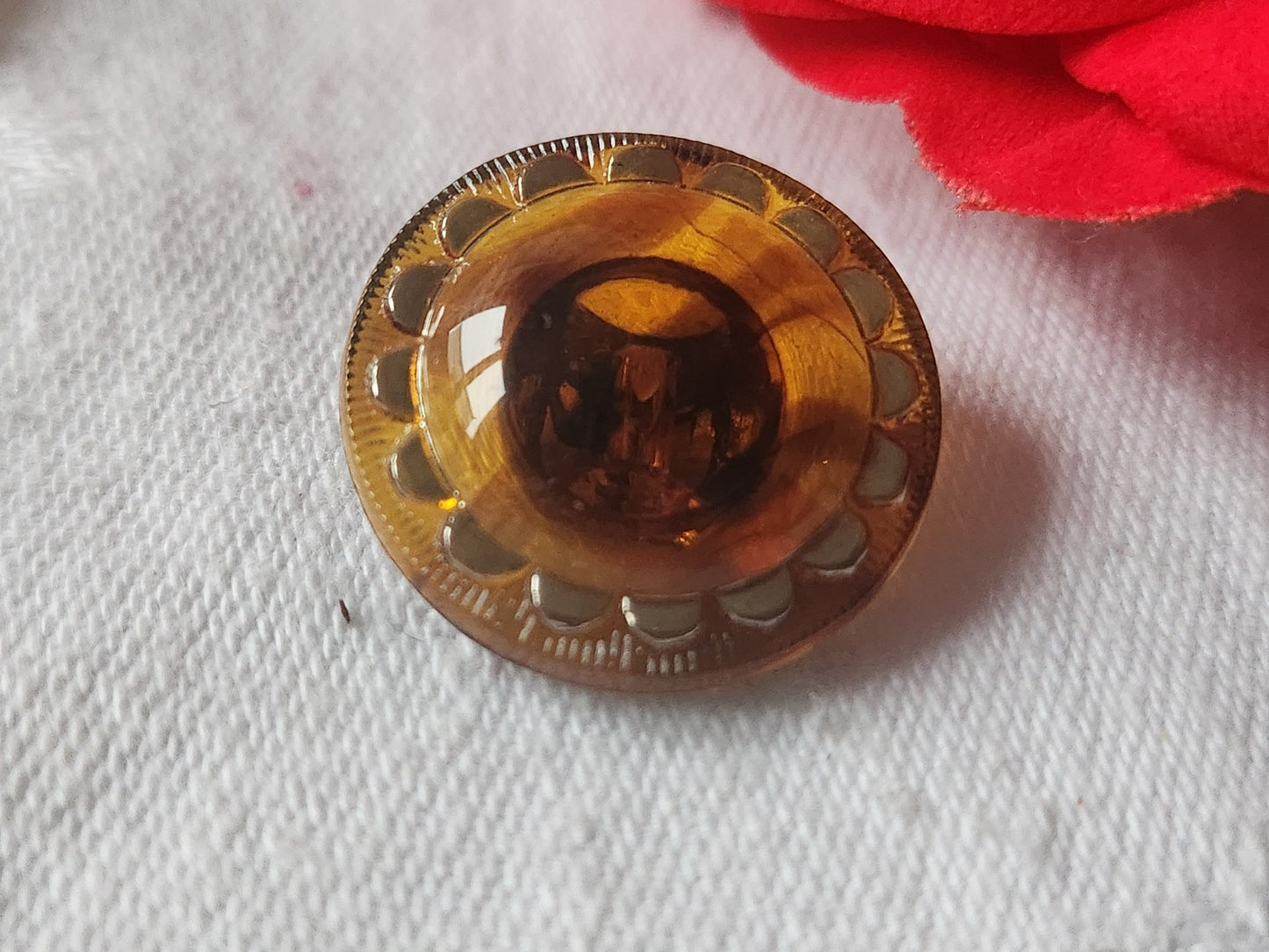 Bouton anciens en verre  marron motif ecaille argenté 2,2 cm D9O