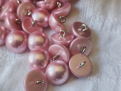 Lot 16  boutons rose satiné  fond d 'atelier 1,3 cm pied métal  ref 2348