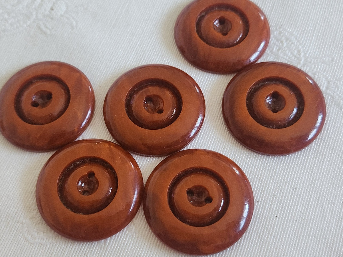 Lot 6 gros boutons vintage marron à trous  2,6 cm ref 6181