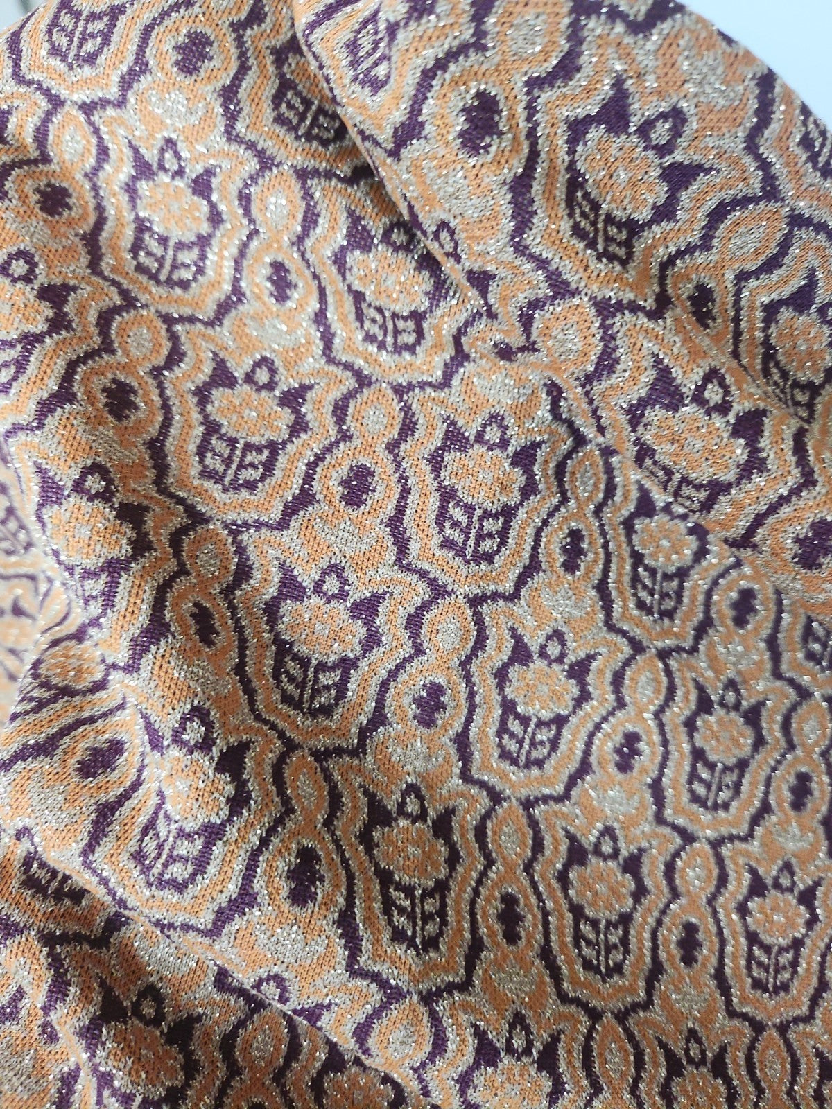 Ancien coupon de tissu vintage violet moutarde paillette 152 cm sur 53 cm B5