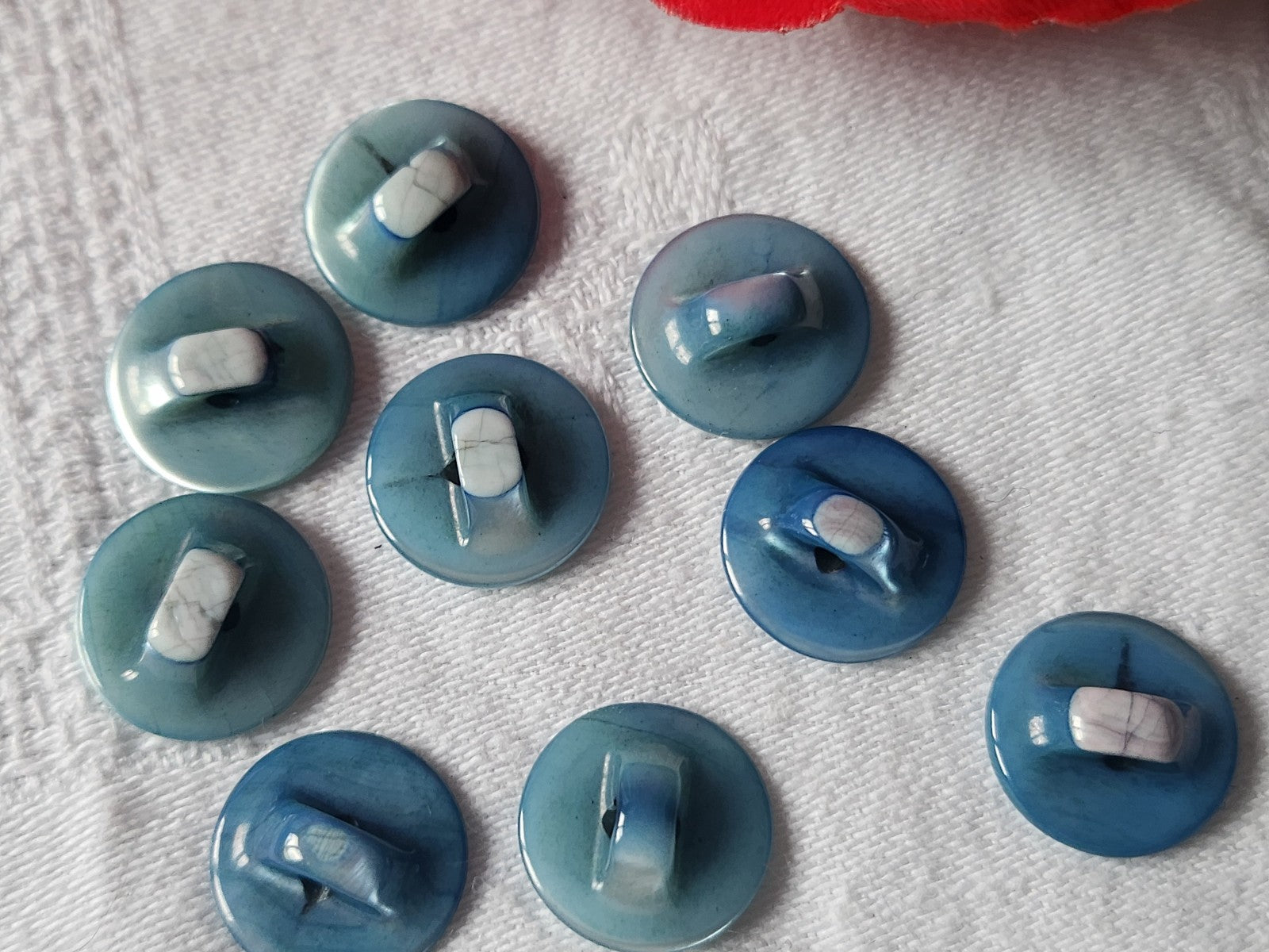 Lot 9 boutons vintage en nacre bleu YSL 1,4 cm pied panaché  ref 4871