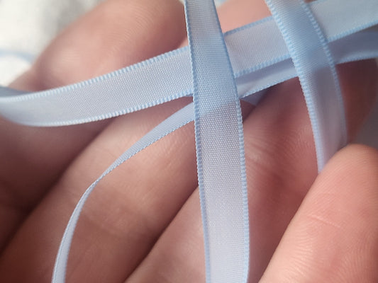 Ruban fin ancien nylon bleu  10 mètres sur 0,7 cm modiste mercerie B5 n°4