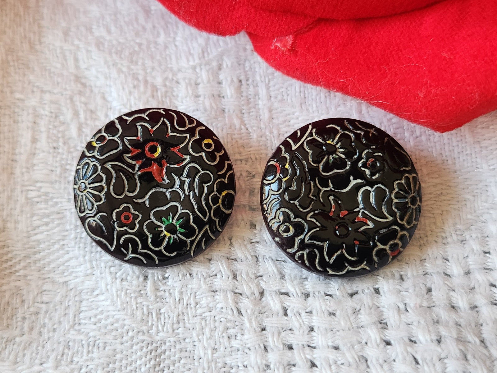 Duo boutons anciens en verre noir peint  1,8  cm D18A