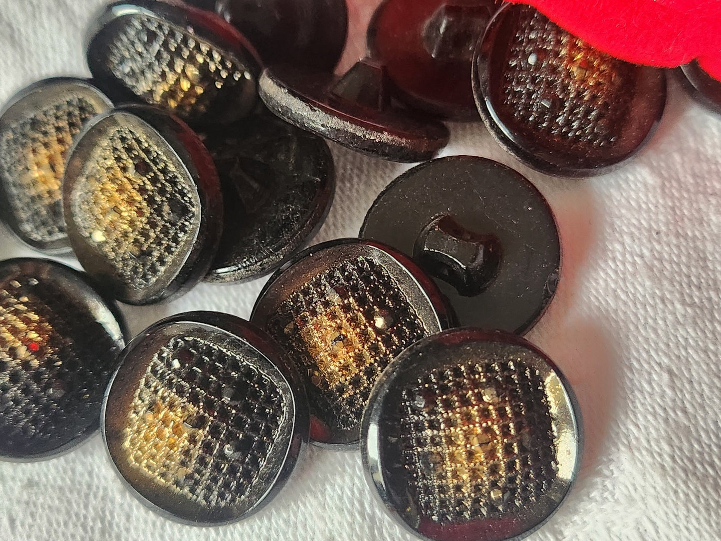 Lot 6 boutons ancien en verre noir doré picot  1,8 cm ref 1426