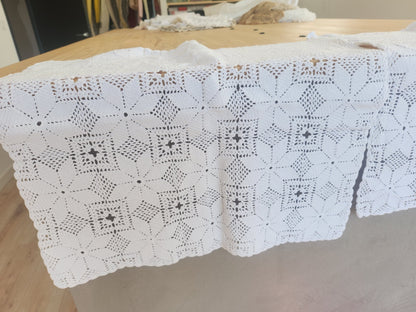 Lot 2 grands napperons anciens crochet blanc 47 sur 47 et 43 sur 44 cm B7