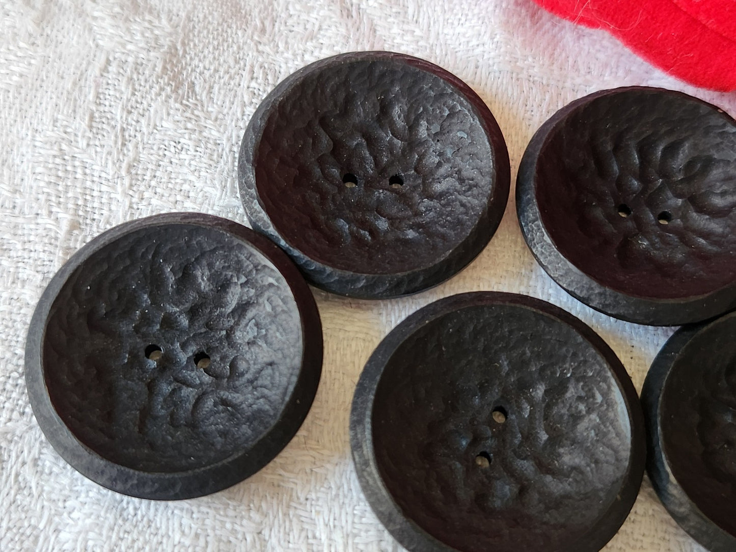 Lot 5 gros boutons vintage incurvé mat texturé 2,5 cm ref 6101
