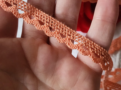 Dentelle vintage orange coton 3 métres sur 1,2 cm A2