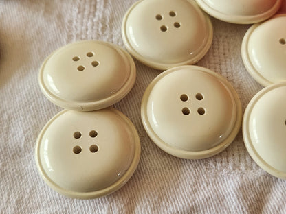 Lot 6 gros boutons vintage créme lumineux trous 2,8 cm ref 3971