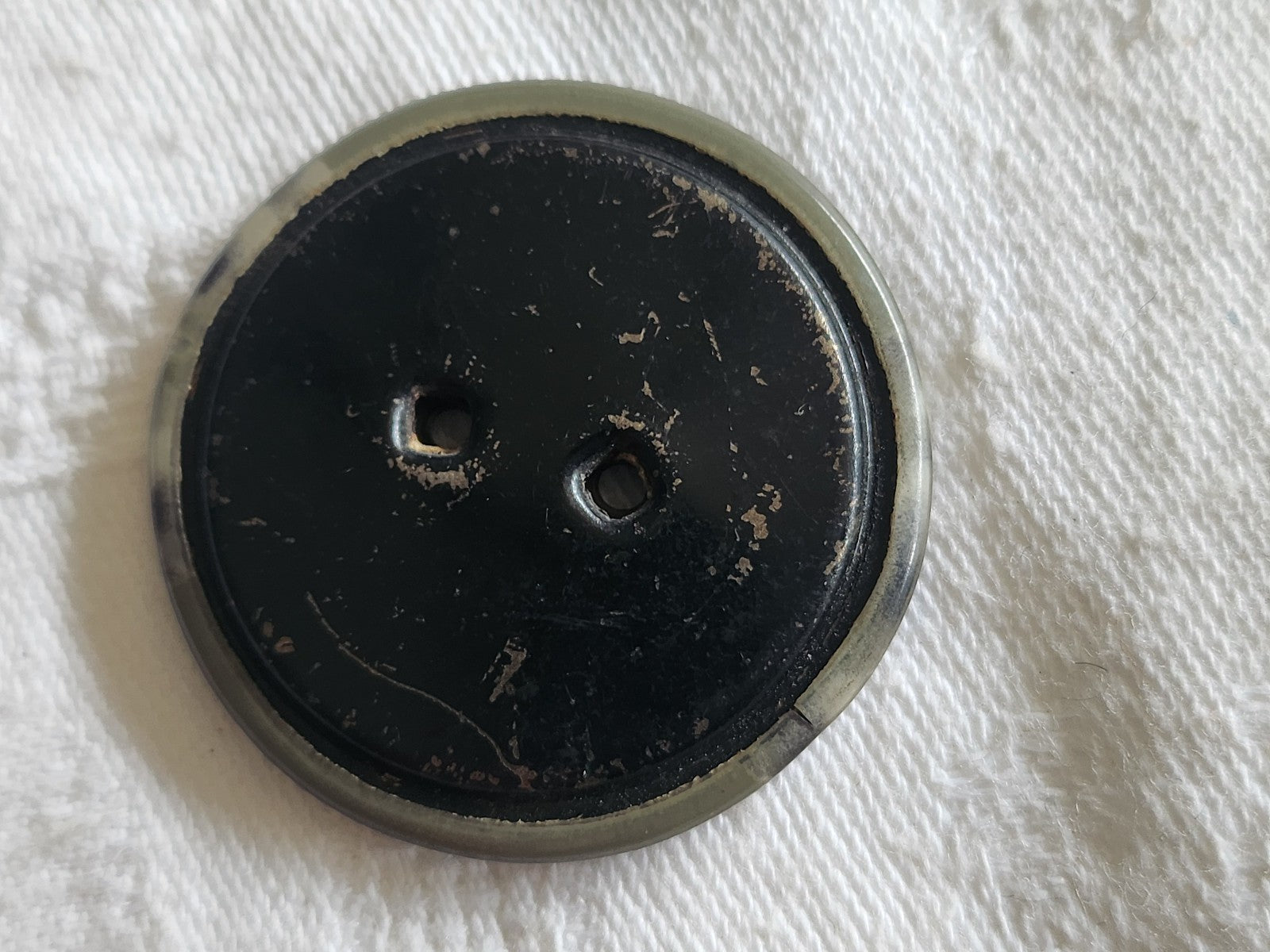 Gros bouton ancien en celluloïd gris collection diamètre: 3,6 cm D14P