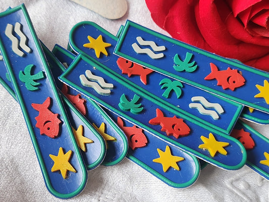 Lot 10 ornement en plastique souple plage poisson 8,5 cm sur 1,7 cm T3