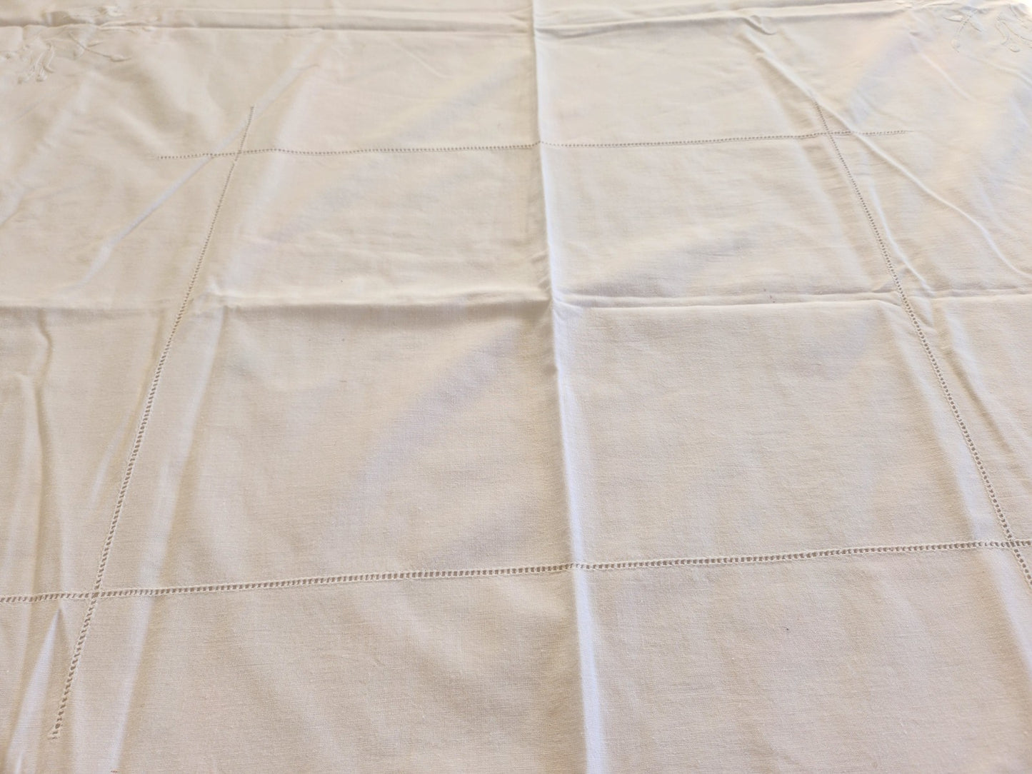 Ancienne housse d'édredon broderie froufrou petit jour B6