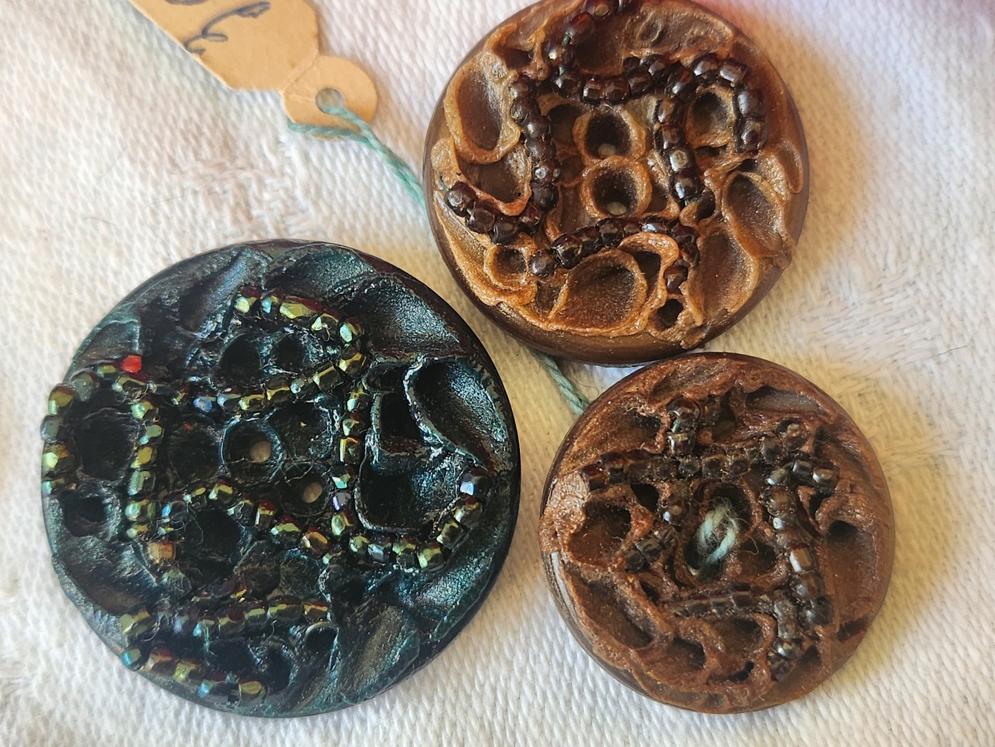 Collection lot 3 boutons vintage résine avec perle 2,1 à 2,8 cm D13N