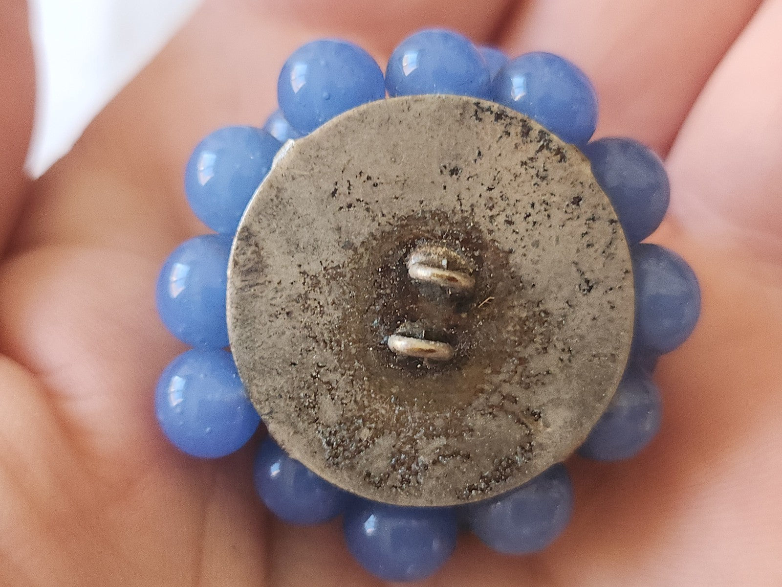 bouton ancien grappe perle en verre monture metal double pied 3,3 cn ref 4861