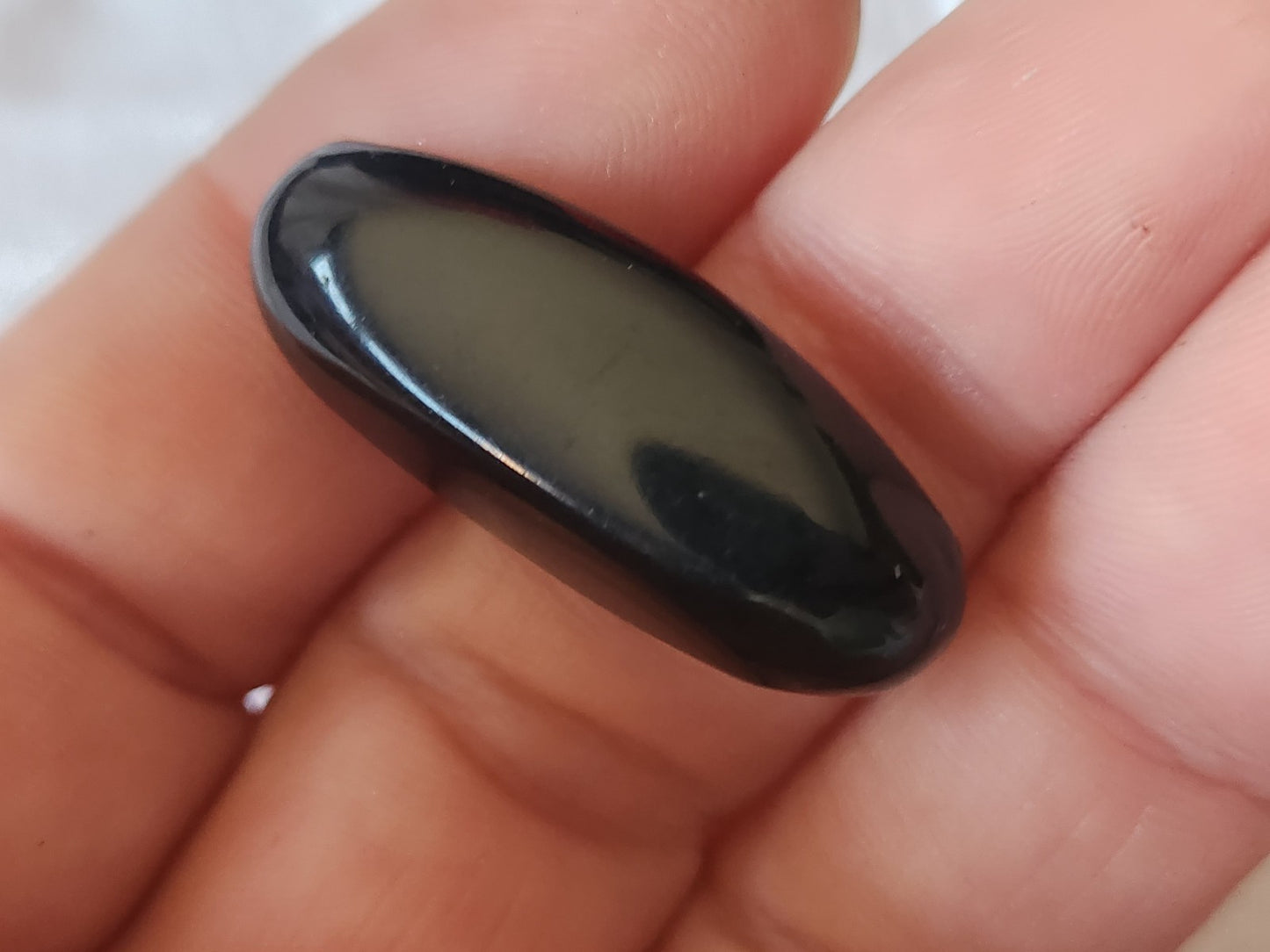 Ancien bouton en celluloid noir long 3,3 cm sur 1,4 cm G17N