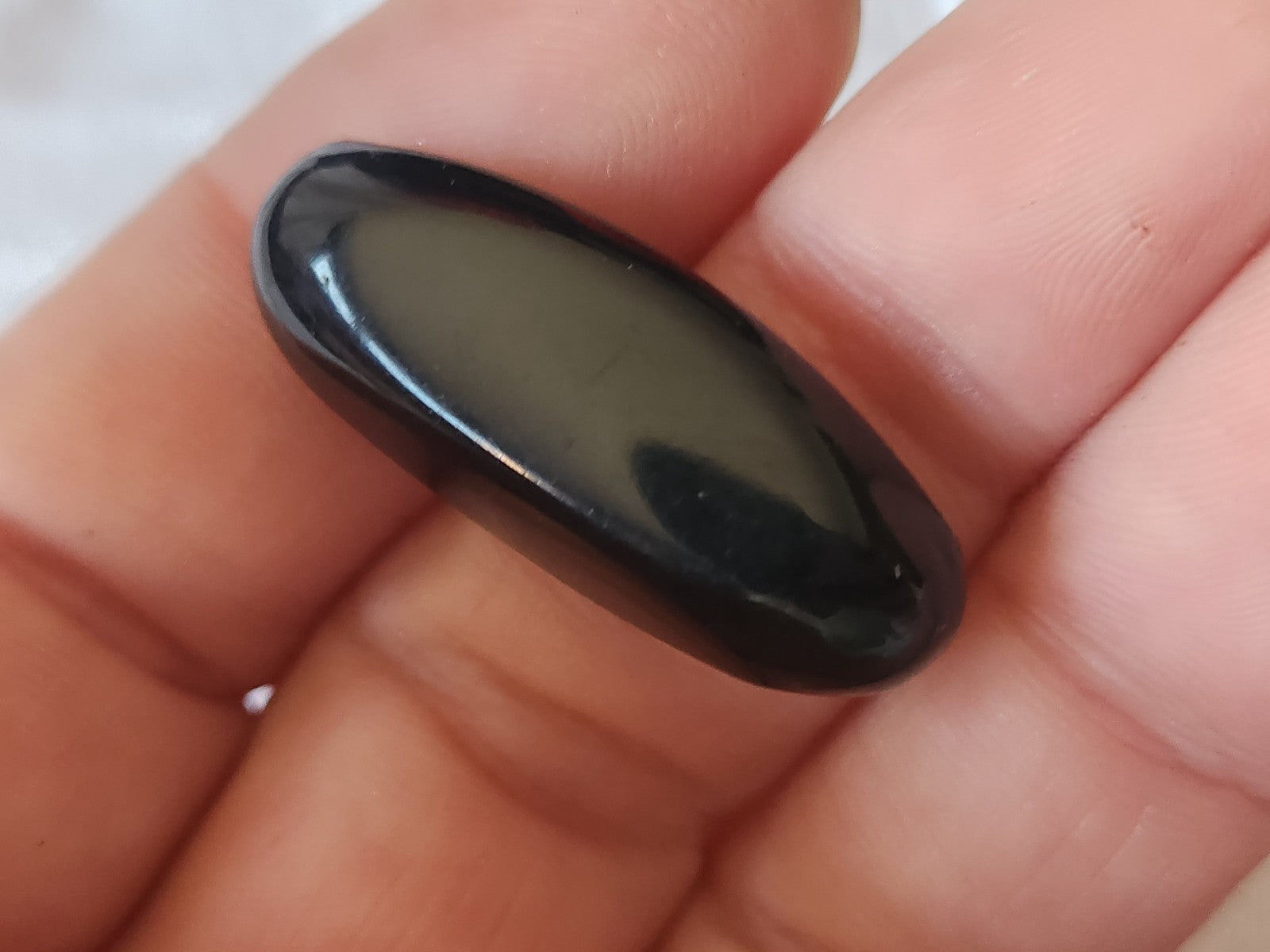 Ancien bouton en celluloid noir long 3,3 cm sur 1,4 cm G17N