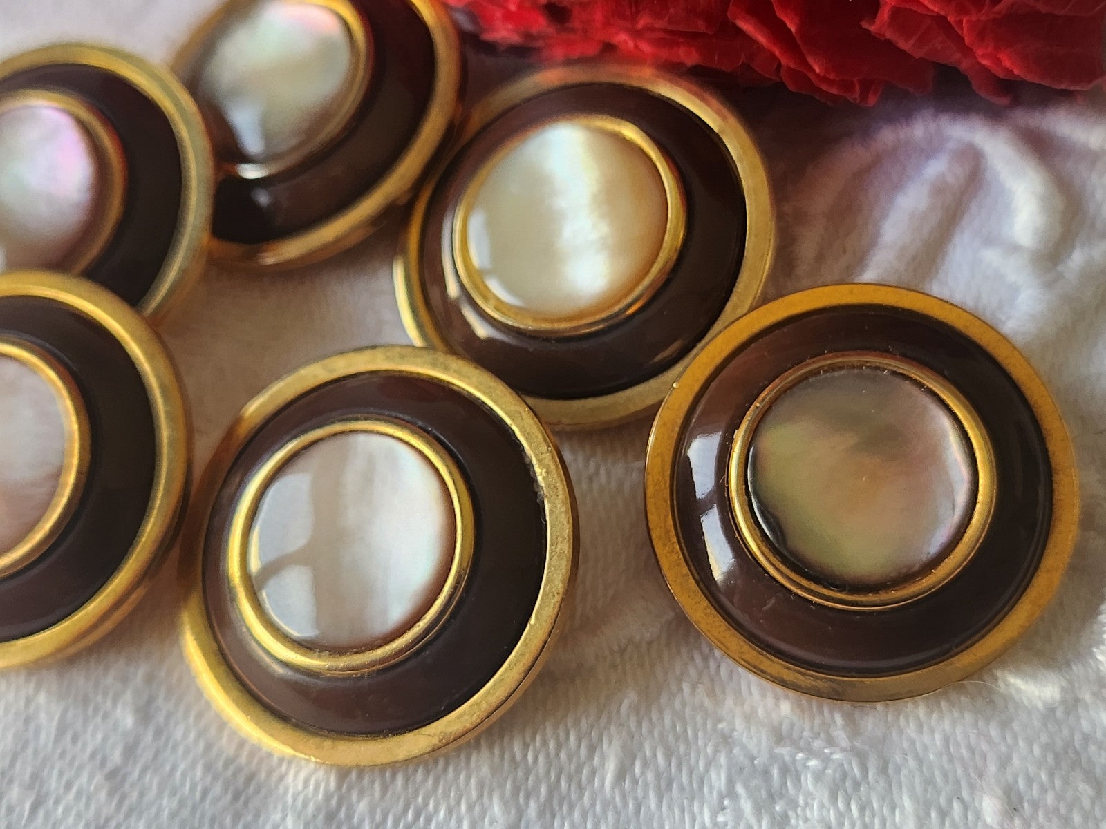 Lot 6 boutons anciens en metal coeur en nacre marron 2,2 cm ref 3769