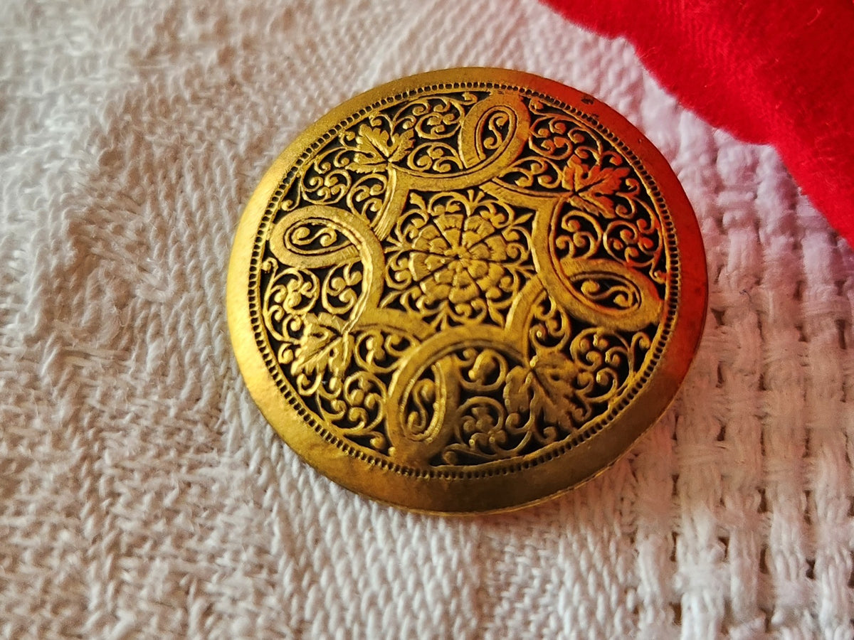 Collection  bouton ancien en métal doré motif 2,3 cm ou 23 mm pied G18D