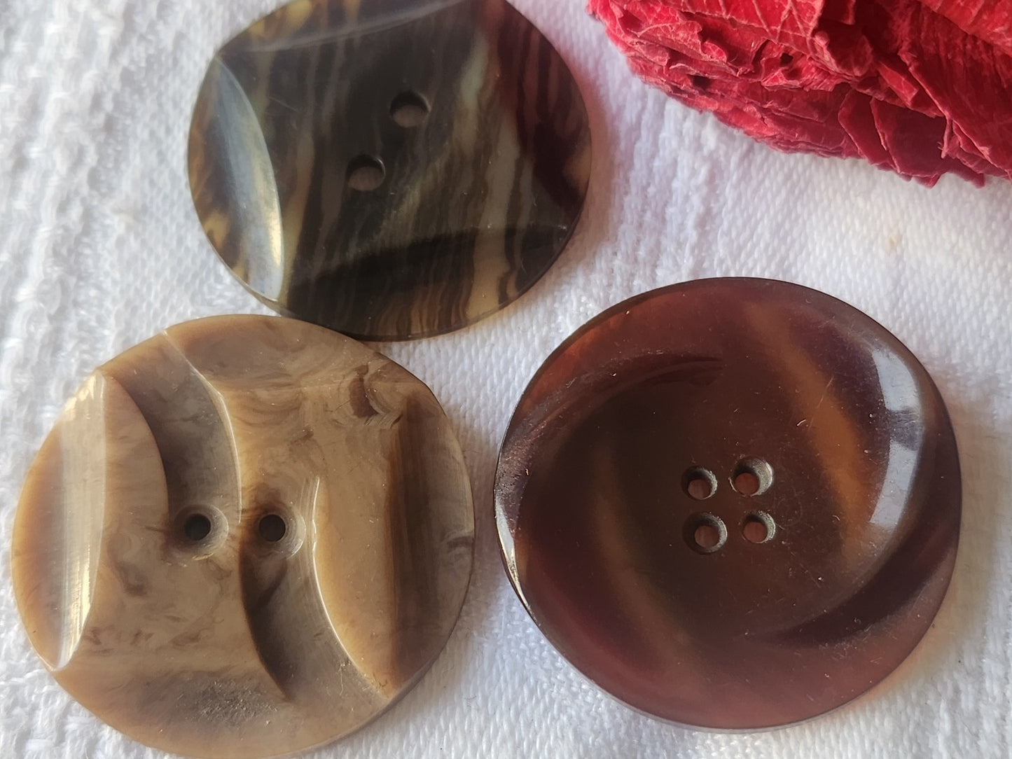 Trio boutons anciens  collection art deco 3 à 3,2 cm cm G13T