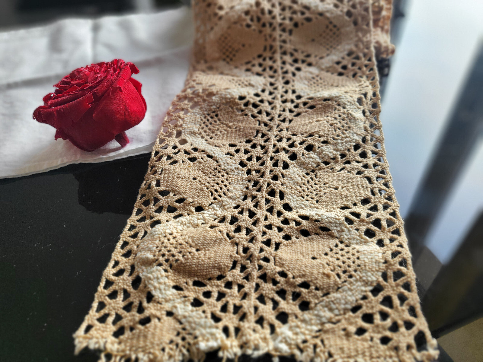 Ancienne dentelle large épaisse bi  blancentre deux  2 mètres  sur 16,5 cm B6