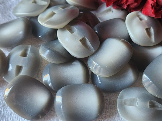 Lot 6 boutons vintage rectangulaire gris dégradé 1,7 sur 2,2 cm ref 2382