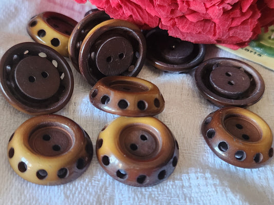 Lot 11 boutons vintage marron camel ajouré trous 1,9 cm ref 5587
