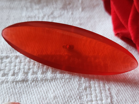 collection trés long bouton ancien rouge  vintage 4,8 cm ref 1919
