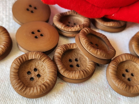 Lot 19 boutons vintage marron épais effet pneu 1,9 cm mat trous ref 1865