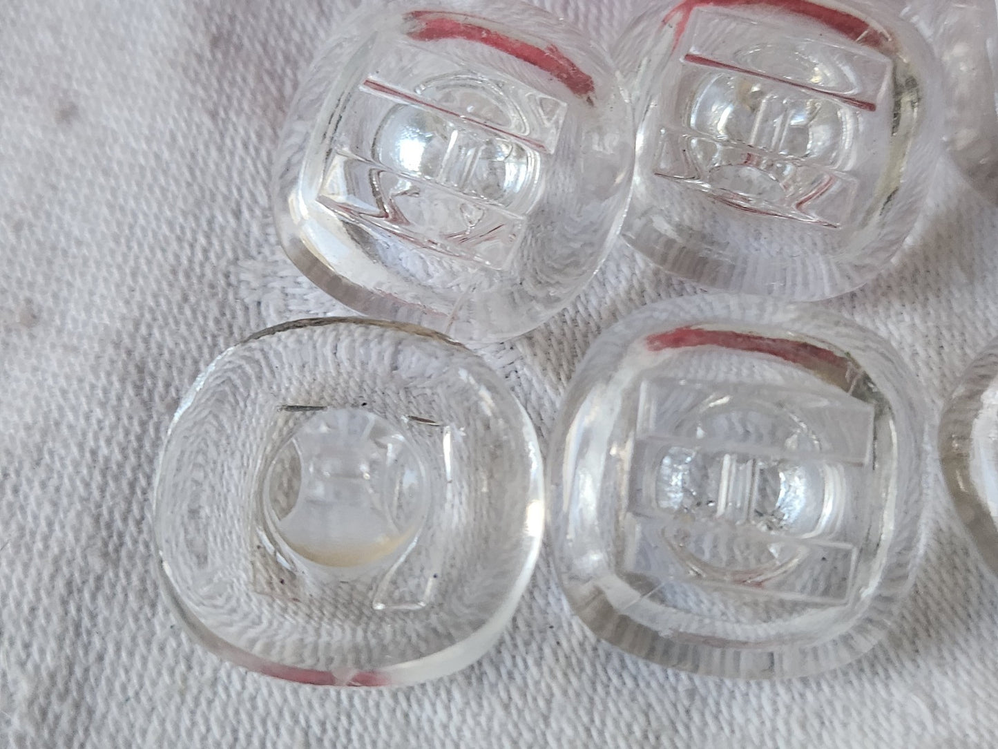 Lot 6 gros boutons en verre anciens vintage transparent 2,1 cm ref 2792