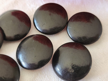 Lot 7 boutons anciens en bois  noir à pied 2,1 cm ref 3890