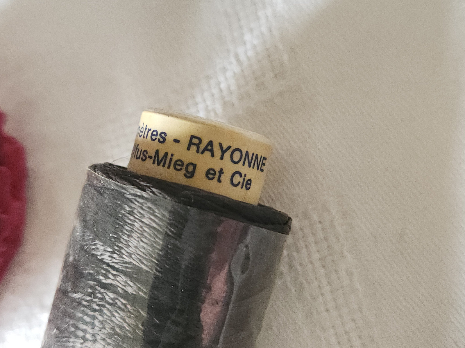 Grosse bobine ancienne fil soie artificielle" rayonne broderie marron foncé  DMC