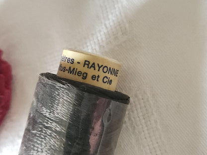Grosse bobine ancienne fil soie artificielle" rayonne broderie marron foncé  DMC