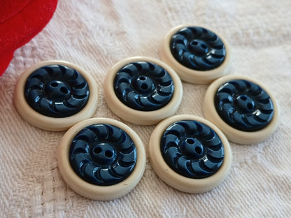 Lot 6 boutons anciens bicolore creme bleu trous 1,8 cm ciselé ref 6455