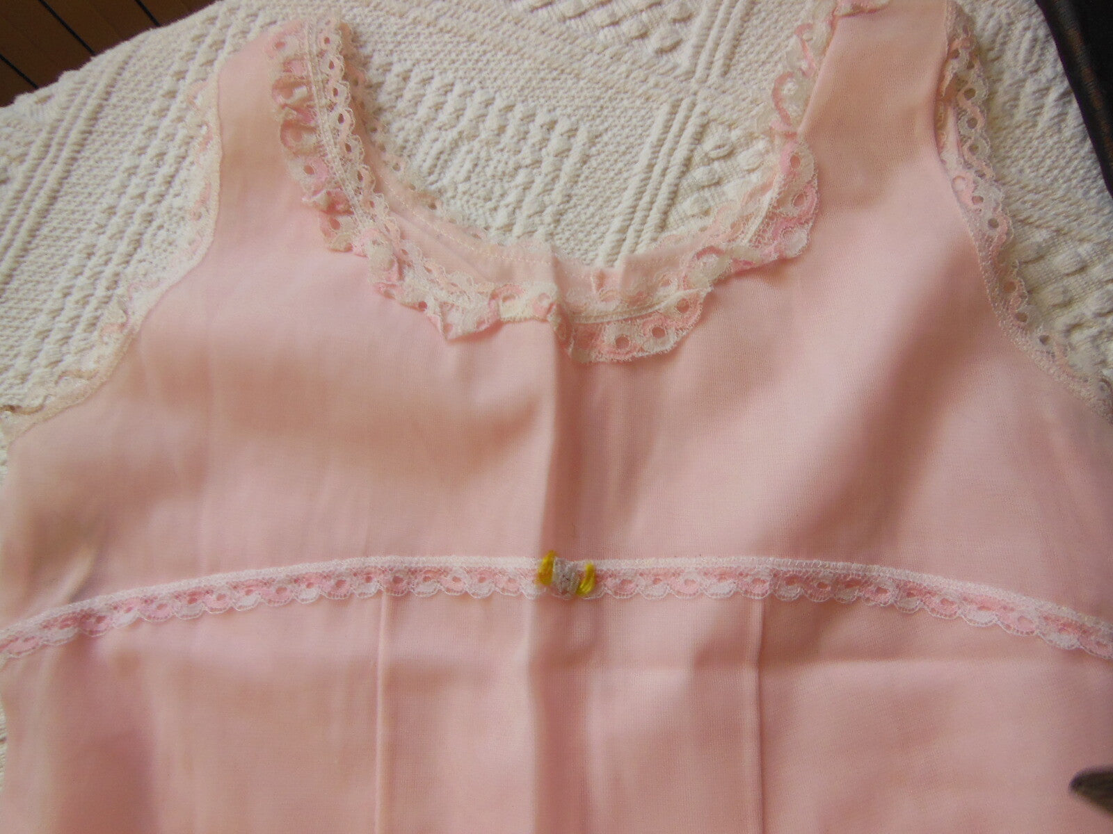 Fond de robe ancien rose enfant comme maman  à nettoyer B1