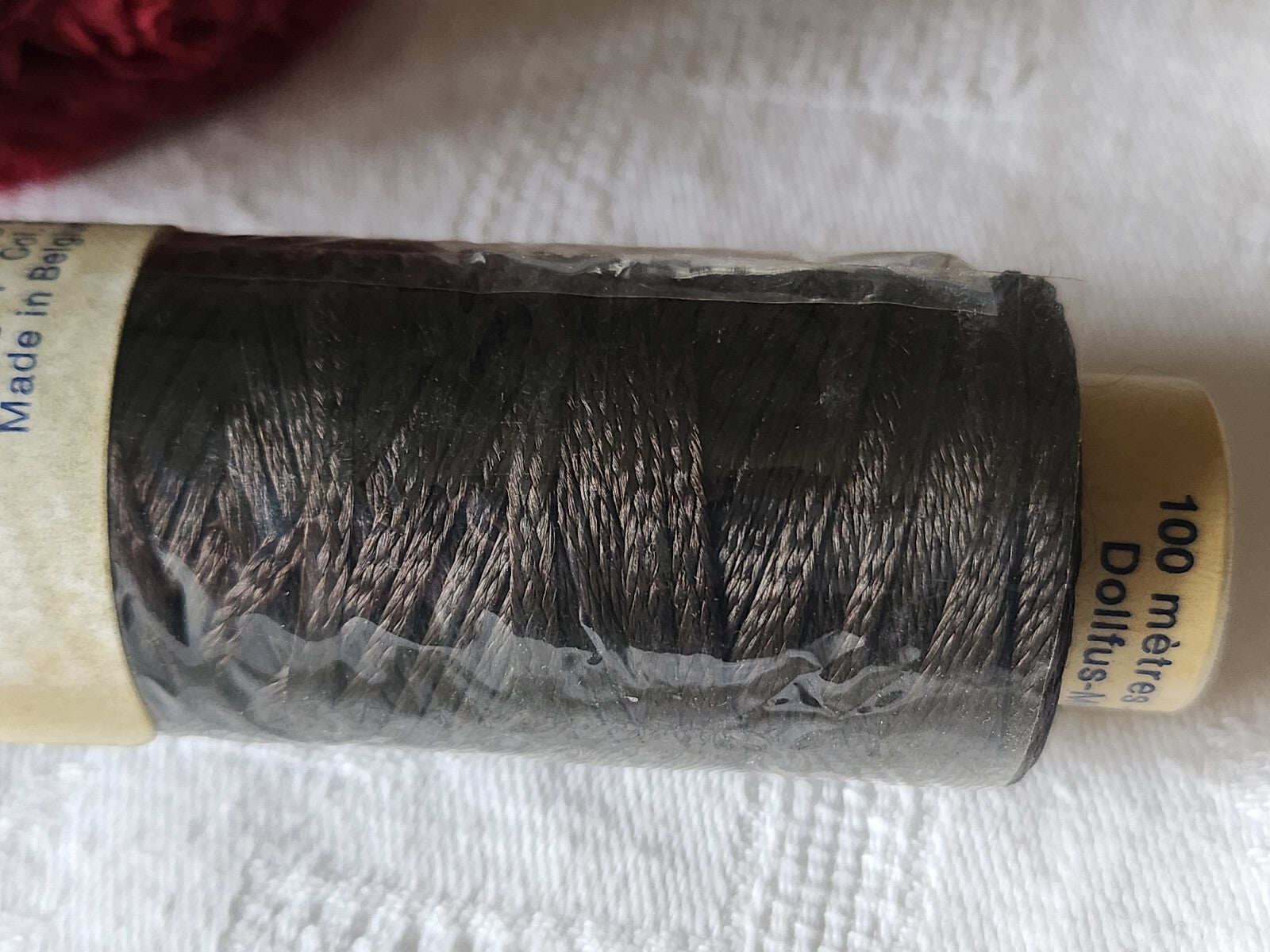 Grosse bobine ancienne fil soie artificielle" rayonne broderie marron foncé  DMC