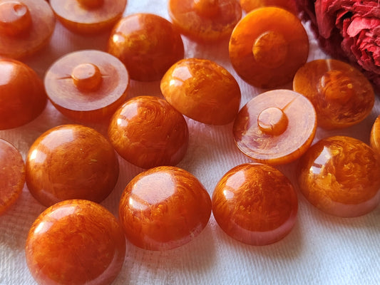 Lot 6 superbes boutons anciens orange jaspé pied 1,9 cm ref 5387