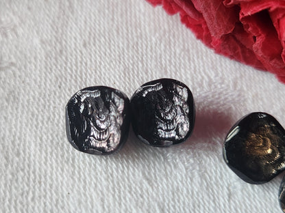 Lot 4 mini  boutons anciens en verre 0,9 cm sur 1 cm G12E