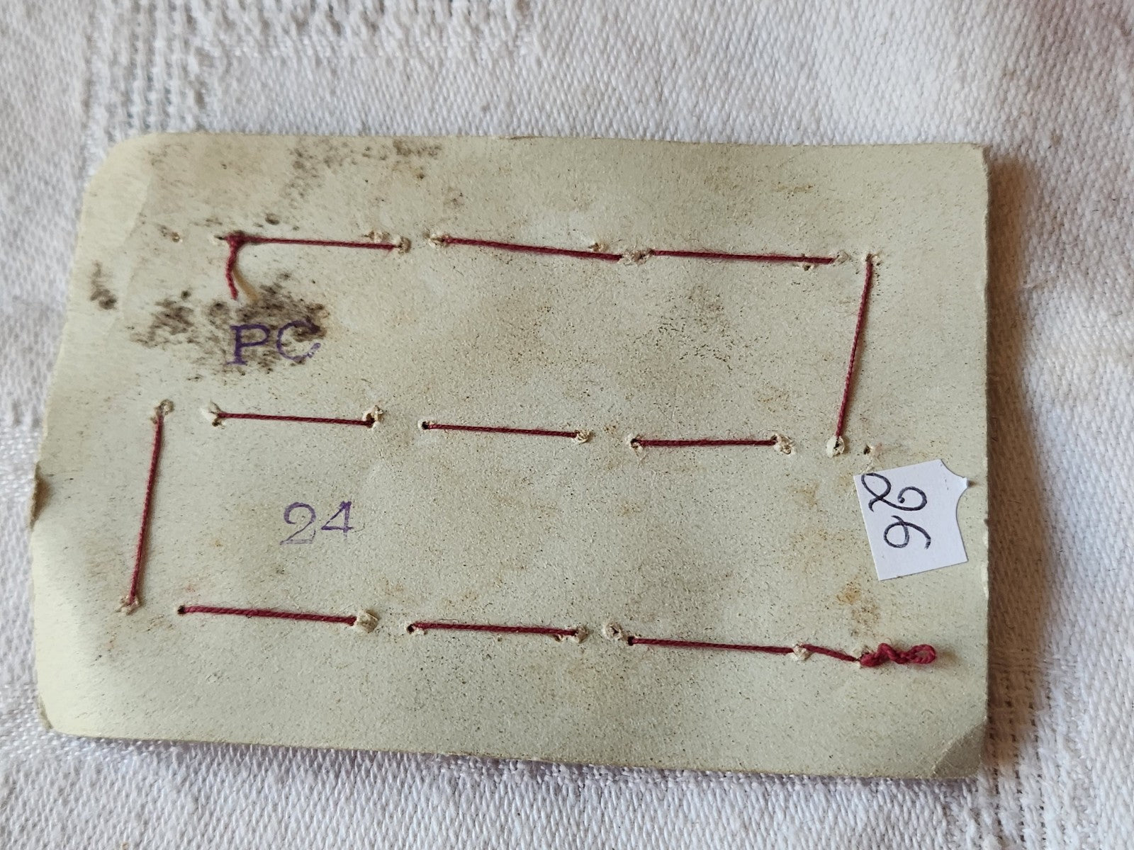 Rare petite plaque boutons anciens en nacre  1,3 cm  lot de 12 n°26