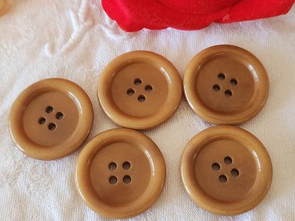 Lot 5 boutons anciens en corozo  marron gros à trous 2,9 cm ref 3859