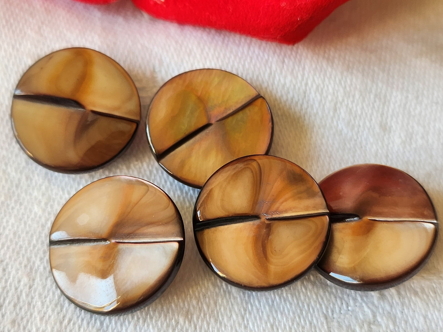 Lot 5 boutons ancien en nacre laiteuse marron épais pied vintage 1,7 cm ref 2048