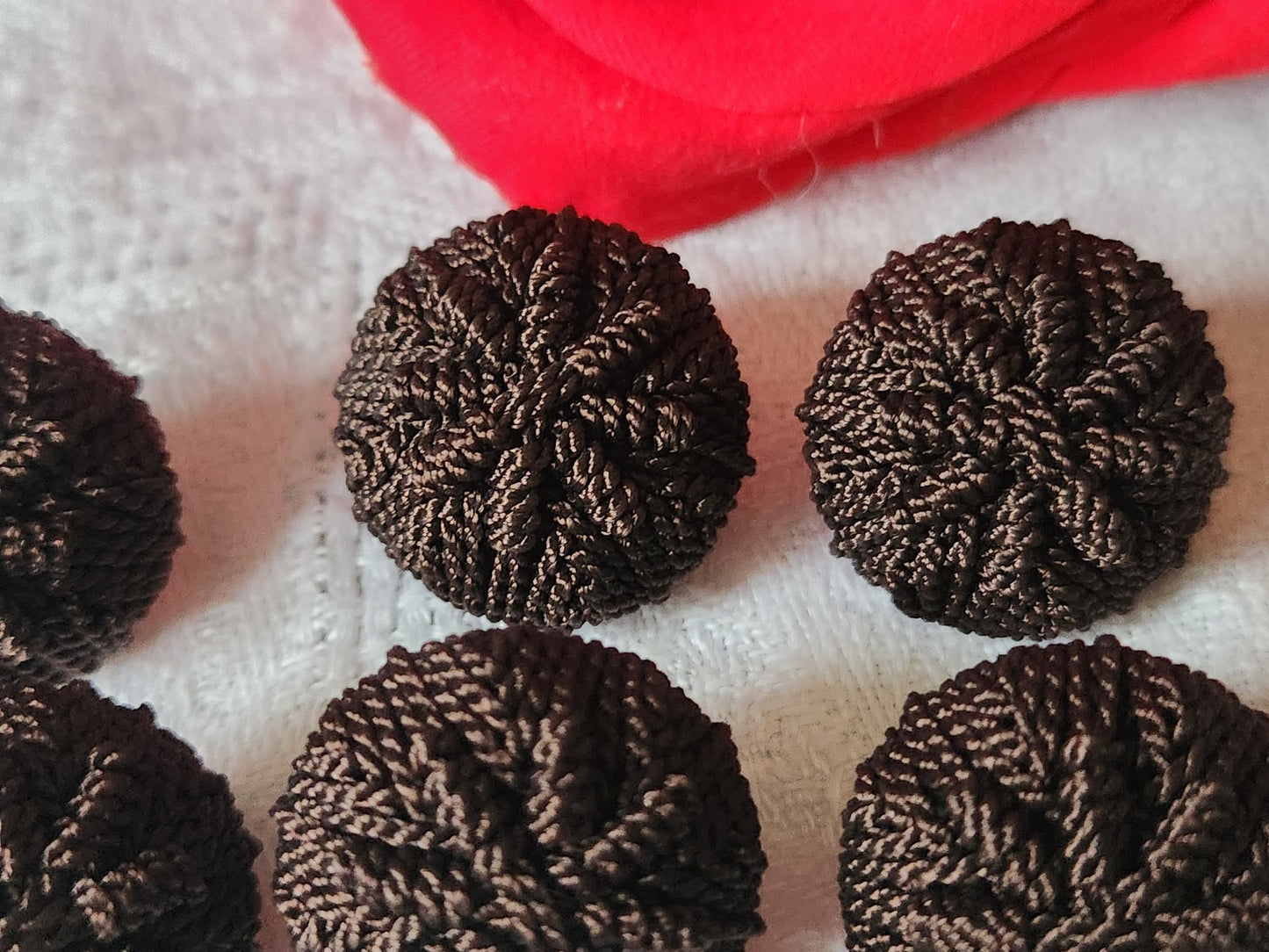 Lot 6 boutons anciens passementerie marron fait main 2 cm ref 5837