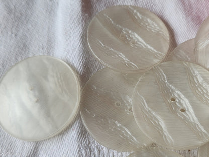 Lot 6 très gros boutons vintage effet  blanc texturé mat 3,5 cm ref 3560