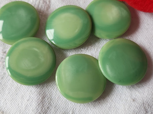 Lot 6 boutons vintage pied lisse camaieu vert 2,2 cm ref 1718