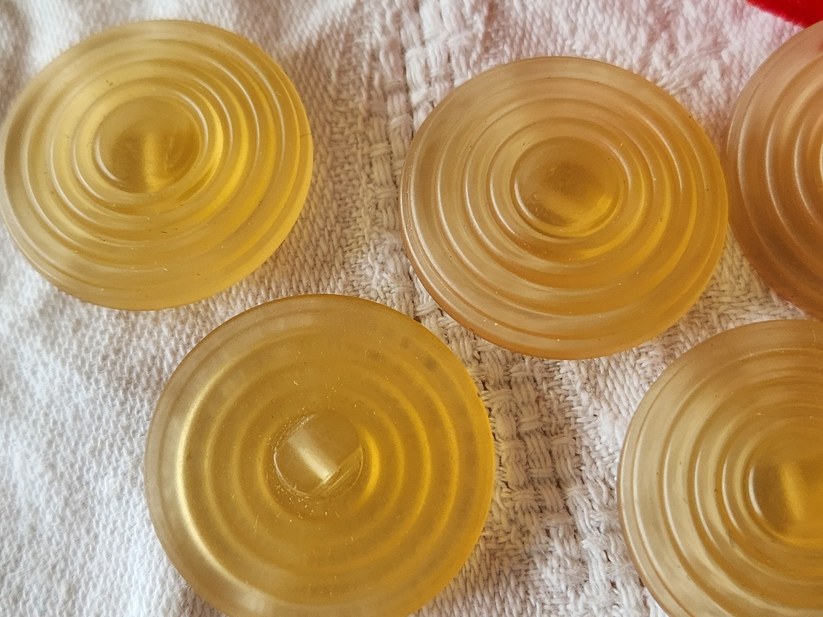 Lot 6 gros boutons vintage jaune mat 2,6 cm pied ref 5990 **