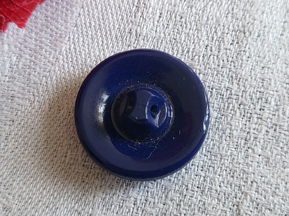 Bouton ancien bleu très foncé effet écaille ondulé à pied 2,1 cm D11C