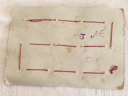 Rare petite plaque boutons anciens en nacre  1,3 cm  lot de 12 n°1E