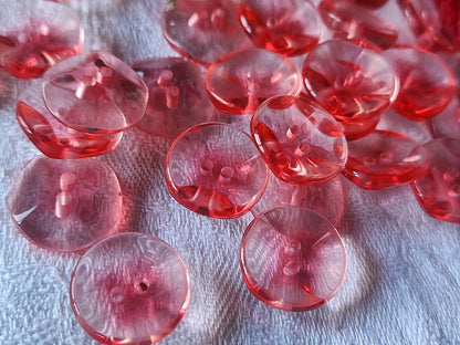 Lot 17 boutons vinge rouge rosé 1,5 cm à trous transparent ref 3421