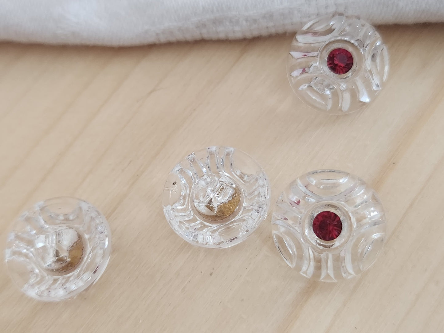 Lot 6 boutons vintage en verre transparent strass rouge 17 mm ou 1,7 cm ref 6362